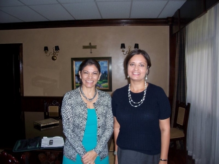  Costa Rican President Laura Chinchilla welcomed a visit from researcher Farida Jalalzai (right) in 2012. Chinchilla served from 2010-2014 and is included in Jalazai’s latest published research on females in power.  