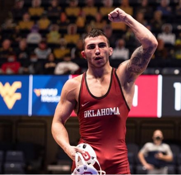 SOONERS ROLL TO PAIR OF ROAD VICTORIES